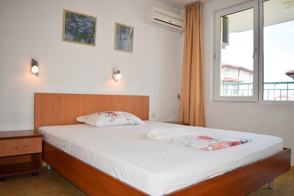 Stella Di Mare Guest House Ravda Ngoại thất bức ảnh