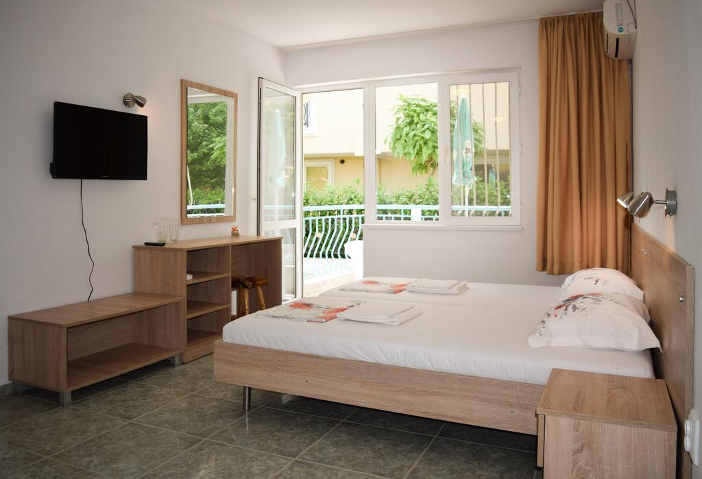 Stella Di Mare Guest House Ravda Ngoại thất bức ảnh